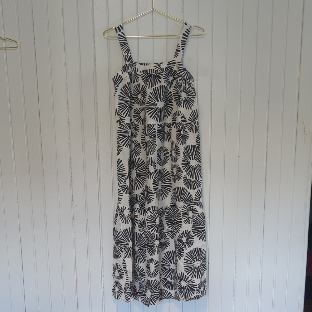 Elegant Black and White Floral Dress